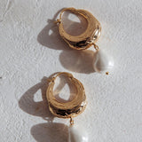 Serotonin Drop Pearl Earrings Gold