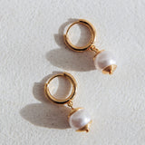 Ebony Drop Pearl Earrings Gold