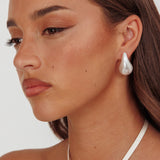 Rainy Teardrop Earrings Pearl