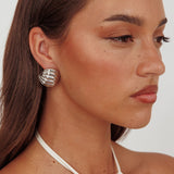 Shelly Ribbed Curve Earrings Dark Silver