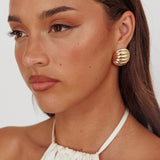 Shelly Ribbed Curve Earrings Gold