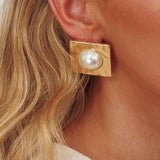 Vanessa Square Hammered Earrings Gold/Pearl