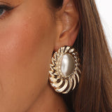 Nailah Pearl Cabochon Earrings Gold/Pearl