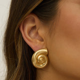 Noxelle Spiral Shell Earrings Gold