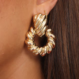 Sabrina Twist Earrings Gold