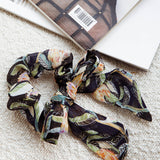 Bow Scrunchie Banksia Black