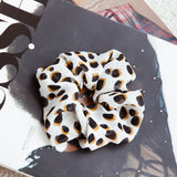 Chouchou Scrunchie Spotted White