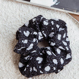 Chouchou Scrunchie Spotty Black