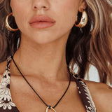 Kassie Oval Pendant Necklace Gold