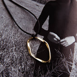 Kassie Oval Pendant Necklace Gold
