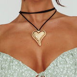 Corazon Heart Pendant Choker Gold